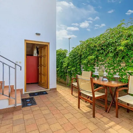 Pernar Гостевой дом