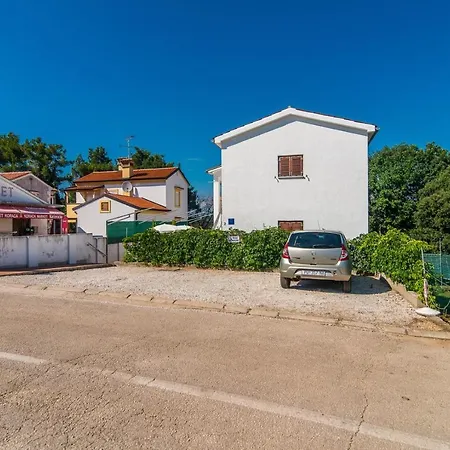 招待所 Pernar 波雷奇