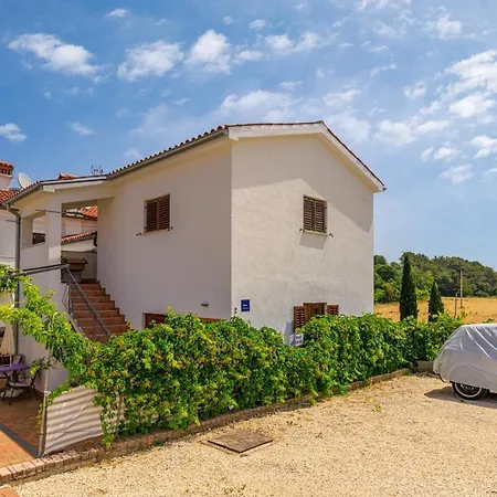Guest house Pernar *