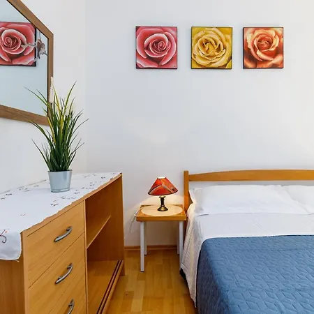Pernar Guest house *