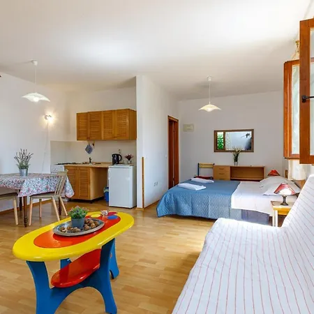 Guest house Pernar *