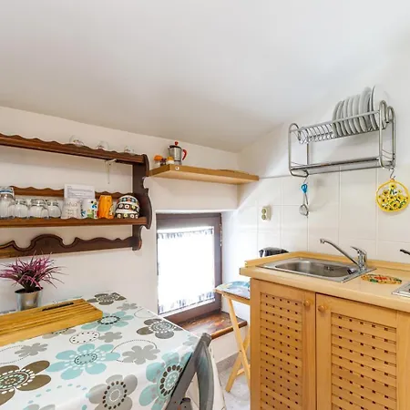 Pernar Guest house *