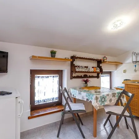 Guest house Pernar *