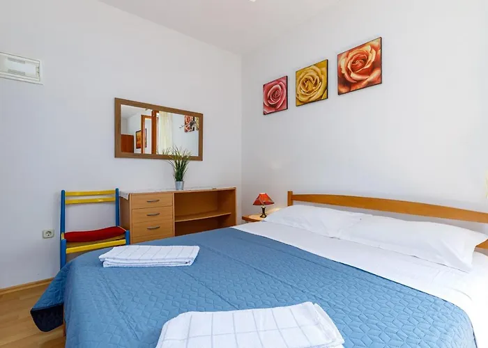 Guest house Pernar 3*