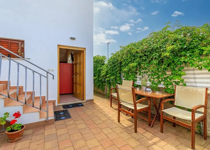Pernar Guest house